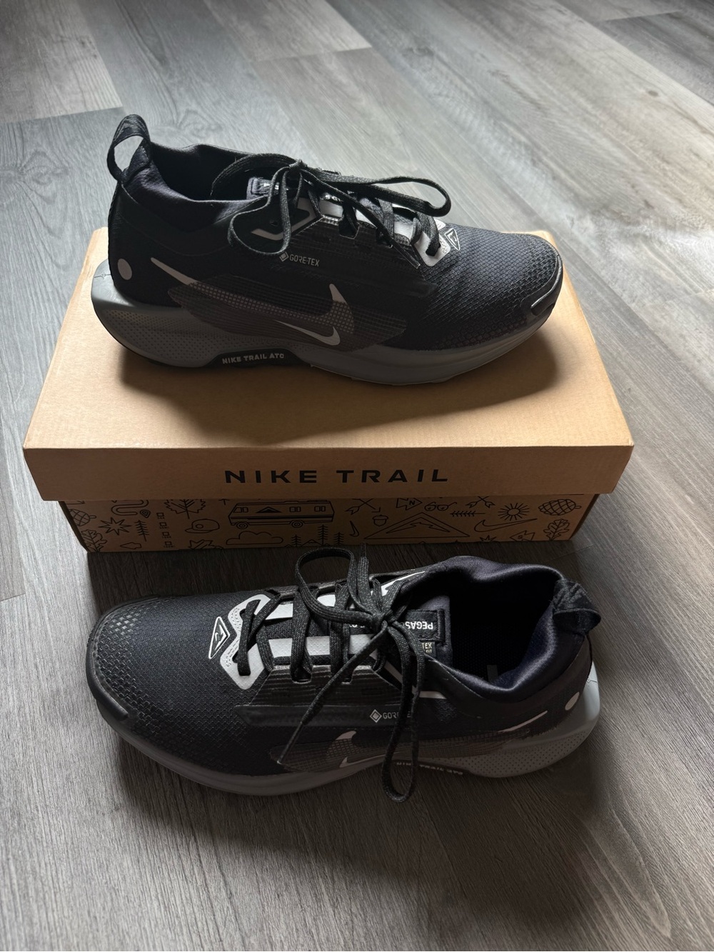 NIKE Pegasus Trail 5 GTX Running Shoes Black Grey 8.5 Women’s